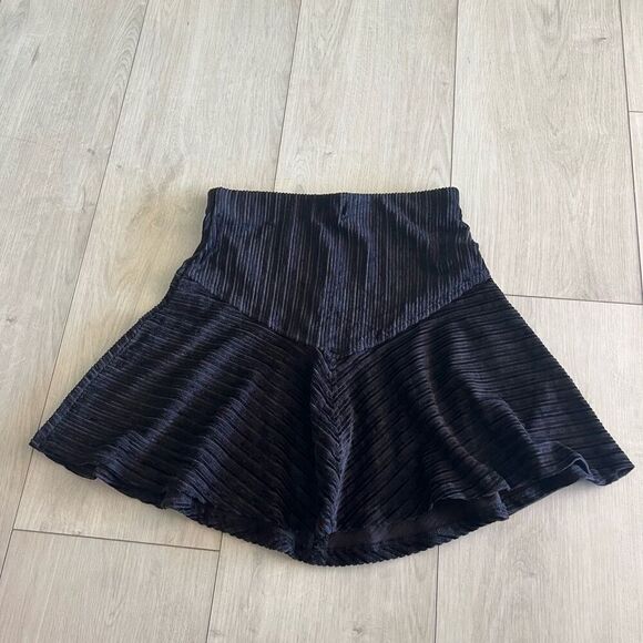 Free People Black Velvet Ribbed High Waisted Flowy Mini Skirt  size xs - Picture 1 of 9